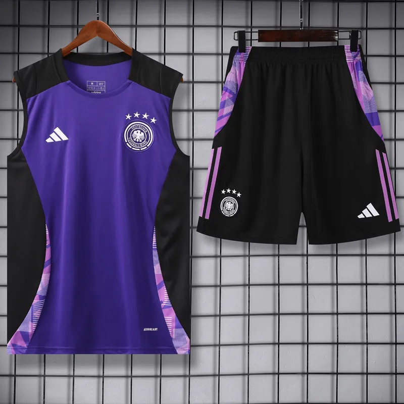 .Ensemble débardeur et short violet et noir Allemagne 24-25.