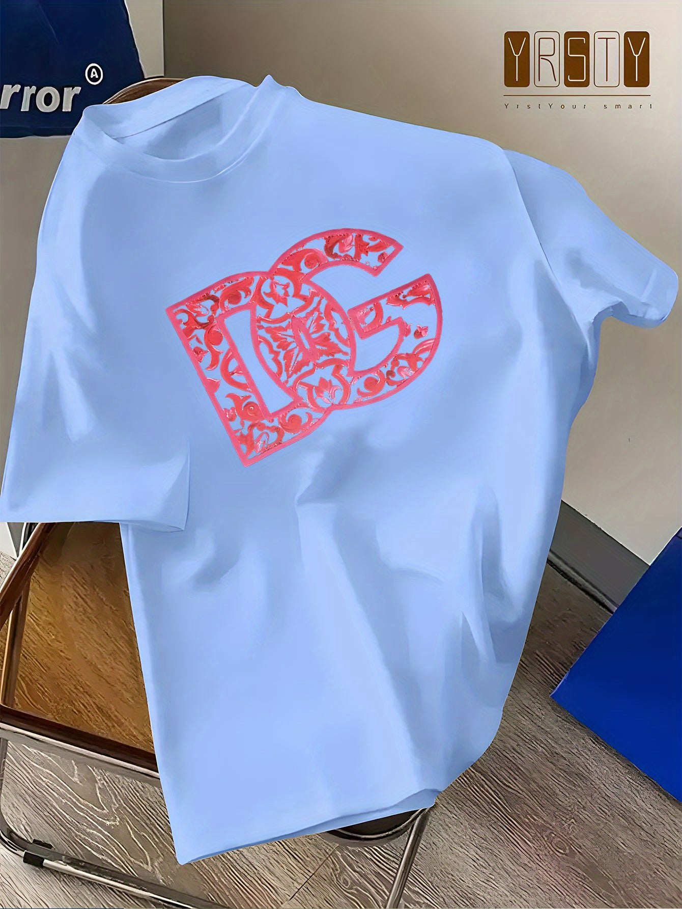T-shirt décontracté à manches courtes imprimé anglais DG nouvelle tendance, T-shirt col rond 100% polyester, avec une légère élasticité, poids du tissu 180 g, adapté aux pulls d'été.