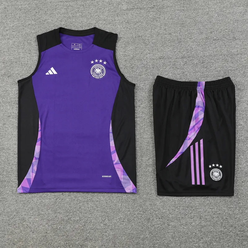 .Ensemble débardeur et short violet et noir Allemagne 24-25.